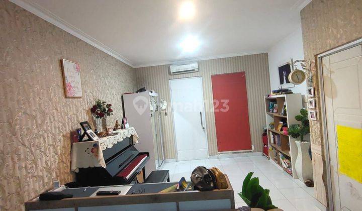 Rumah Bagus Semi Furnished SHM di Kota Wisata, Jakarta Timur 2