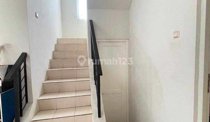 Rumah 2 Lantai Bagus Semi Furnished SHM di Kota Wisata, Jakarta Timur 2