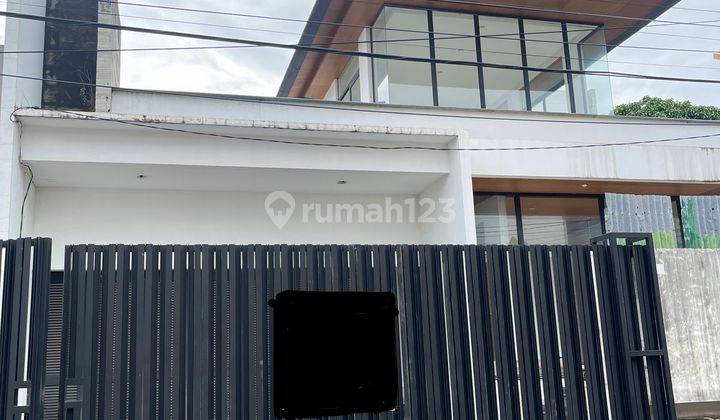 Rumah 2 Lantai Bagus SHM di Guntur, Jakarta Selatan 1