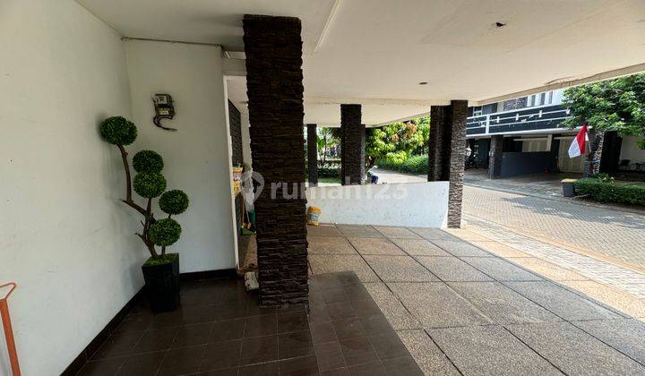 Rumah 2 Lantai Bagus Semi Furnished di Raffles Hills, Jakarta Timur 2