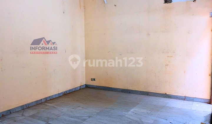 Dijual Rumah Lama Perlu Renovasi Intercon Jakarta Barat