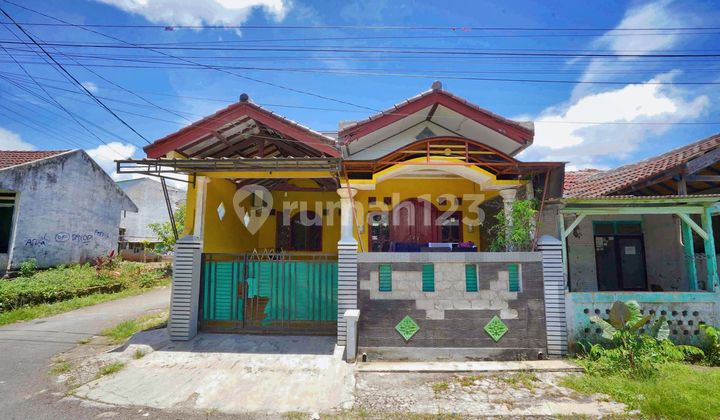 Rumah Hadap Utara 2 Lt SHM 9 Menit ke Stasiun Parung Panjang J-22149 Rumah Hadap Utara 2 Lt SHM 9 Menit ke Stasiun Parung Panjang J-22149
