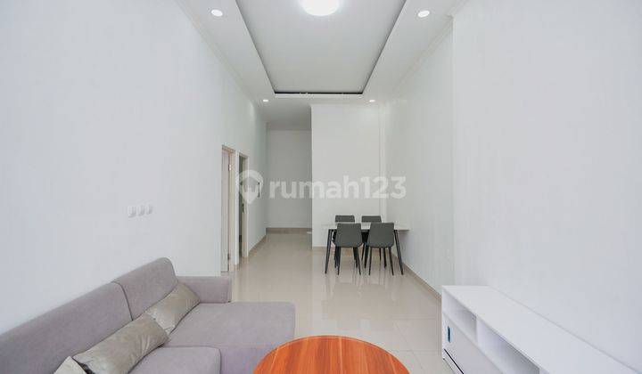 Rumah Modern 15 Menit ke Summarecon Mall Semi Furnished Siap KPR J25079 2