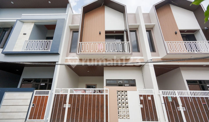 House LB 100 Well-Maintained in Bekasi with Easy Access to Healthcare Facilities, Assisted by Mortgage J38437 House LB 100 Well-Maintained in Bekasi with Easy Access to Healthcare Facilities, Assisted by Mortgage J38437