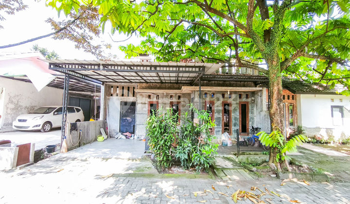 East-Facing House LB 120 Ready for KPR 4 Minutes to Cilebut Station J-36466 East-Facing House LB 120 Ready for KPR 4 Minutes to Cilebut Station J-36466