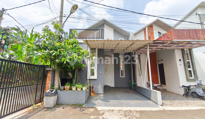 Rumah 2 Lt SHM 15 Menit ke Mall Paradise Walk Serpong J-36561 Rumah 2 Lt SHM 15 Menit ke Mall Paradise Walk Serpong J-36561