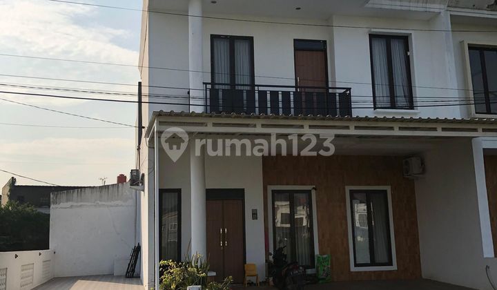 Spacious House with SHM 15 Minutes to Summarecon Mall Bekasi Ready to Occupy J36985 Spacious House with SHM 15 Minutes to Summarecon Mall Bekasi Ready to Occupy J36985