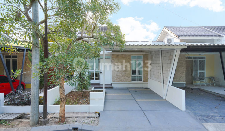 House 10 minutes to Metropolitan Cibubur Mall, SHM, Assisted with KPR J-17593