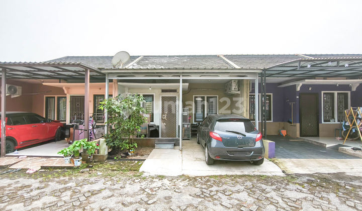 South-Facing House 15 Minutes to AEON Mall BSD City Assisted with Mortgage J-34748 South-Facing House 15 Minutes to AEON Mall BSD City Assisted with Mortgage J-34748