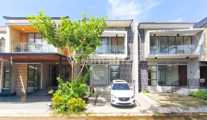 Strategic House 15 Minutes to BSD Timur 1 Toll Gate J32574 KPR Assisted.