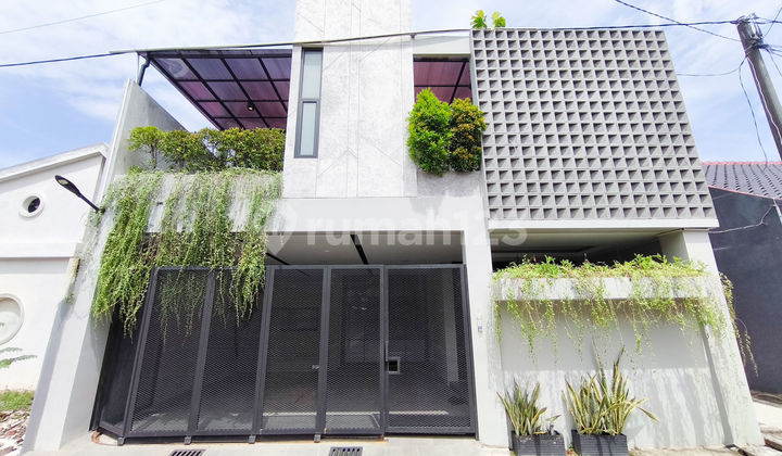 SHM House 5 Bedrooms Ready for KPR 12 Minutes to Summarecon Mall Bekasi J-37914