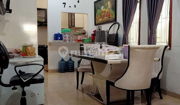 Well-Maintained 3-Story House 14 Minutes to Alia Hospital Depok East Facing J33805 2