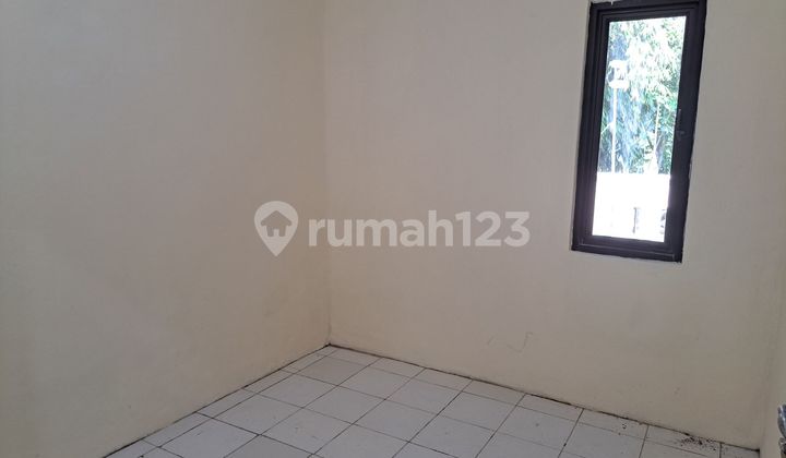 Ready-to-Occupy House in Cibinong, 10 Minutes to Toll Gate, East-Facing J38421