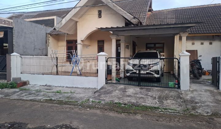One-Story Spacious House Near Mitra Keluarga Cibubur Hospital, Eligible for KPR J40322 One-Story Spacious House Near Mitra Keluarga Cibubur Hospital, Eligible for KPR J40322