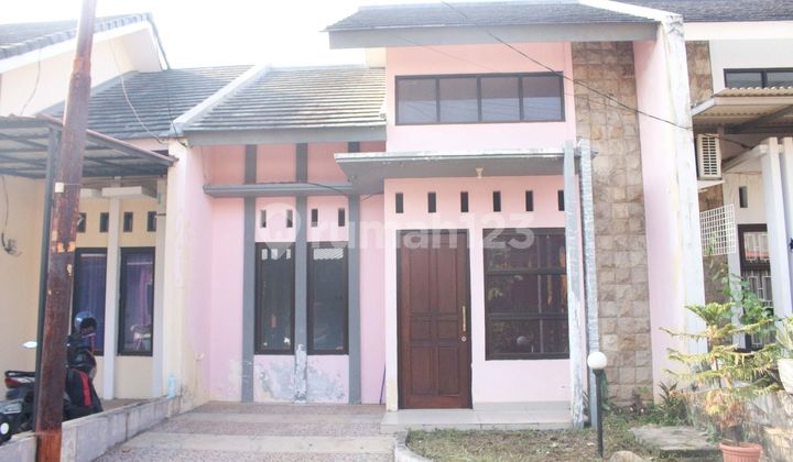 Second-Hand House 2 Bedrooms 7 Minutes to Cimanggis Toll Gate Ready to Occupy J23285