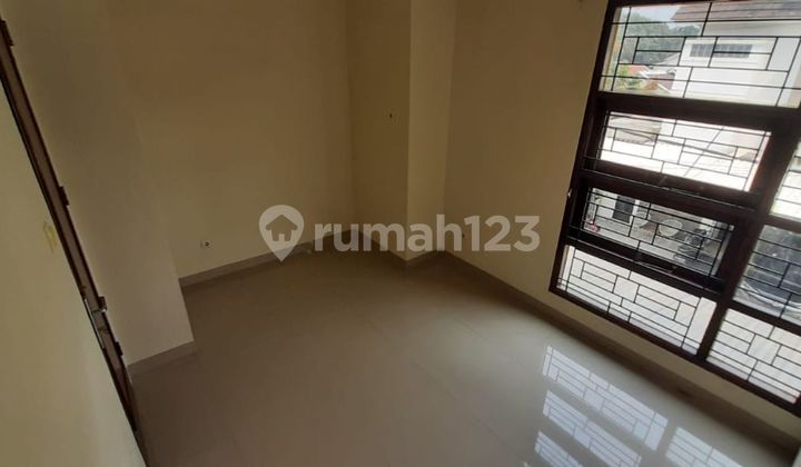 Land Area 119 m², Certificate of Ownership, East-Facing, 15 Minutes to Citayam Station, Ready to Occupy J-37279 2