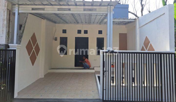 Ready-to-Occupy House in Cibinong, 10 Minutes to Toll Gate, East-Facing J38421