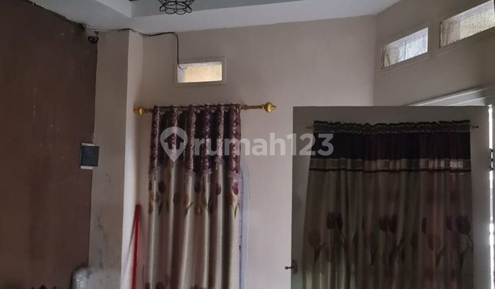 Two-Story Ready-to-Live House 15 Minutes to Depok Station Flood-Free J38596 2