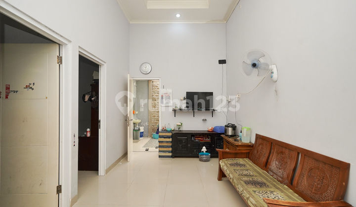 Rumah Hadap Utara 9 Menit ke Gerbang Tol Jatiwarna 2 Dibantu KPR J-37759 2