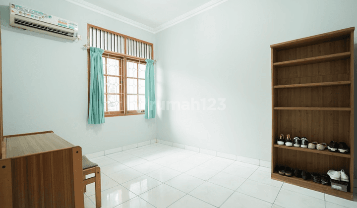 Perumahan Kembangan Baru Rumah 2 Lantai Sudah Renovasi SHM 14