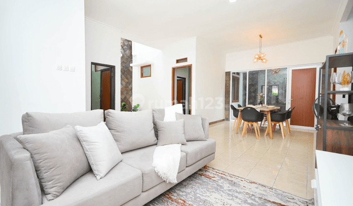 Griya Loka Bsd Dijual Rumah Siap Huni Semi Furnished SHM Nego 1