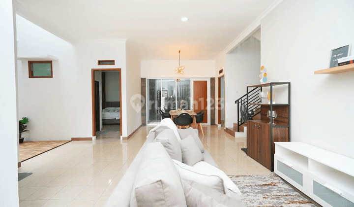 Griya Loka Bsd Dijual Rumah Siap Huni Semi Furnished SHM Nego 23