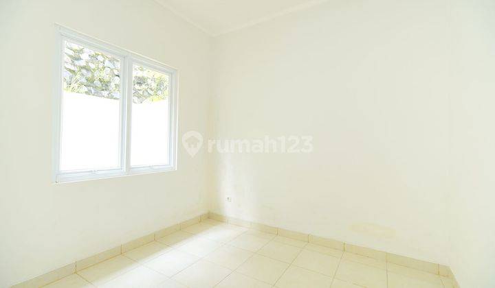 Rumah Modern Semi Furnished Hadap Utara dekat Stasiun Cisauk Bisa Nego  J21408 2