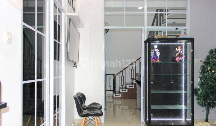 Rumah SHM Carport Luas Hadap Timur dekat Summarecon Mall Serpong J25674 2