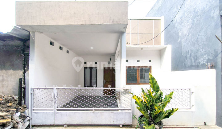 Rumah 10 Menit ke Mall Paradise Walk Serpong SHM Hadap Utara J-34135