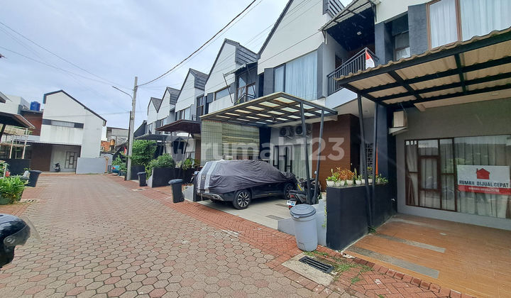 2-Story House with SHM Ready to Occupy near BSD City Park with KPR Assistance J-37946 2-Story House with SHM Ready to Occupy near BSD City Park with KPR Assistance J-37946