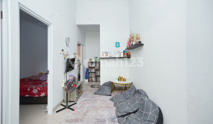 Rumah Siap Huni 2 Carport 15 Menit ke Green Walk Mall Hadap Timur J34106 2