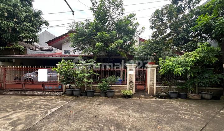 Strategic House 10 Minutes to Hermina Galaxy Hospital 2 Floors Eligible for Mortgage J34870 Strategic House 10 Minutes to Hermina Galaxy Hospital 2 Floors Eligible for Mortgage J34870