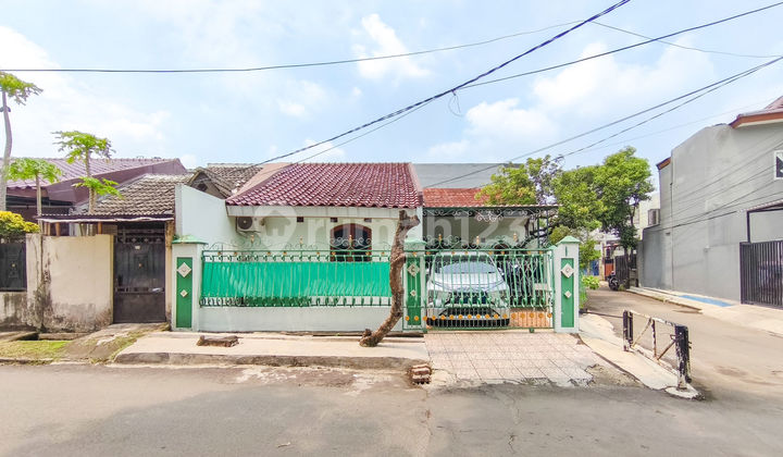 Rumah Strategis Hadap Timur 15 Menit ke Gerbang Tol Serpong 5 J-37829