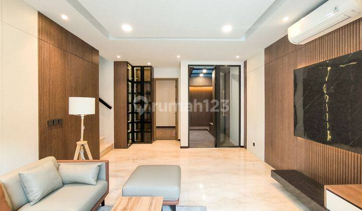 Rumah SHM 3 Lt Sudah Renov 15 Menit ke RS Mitra Keluarga Gading Serpong J27206 2