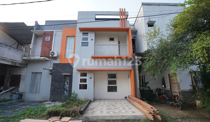2-Story House SHM 12 Minutes to Paradise Walk Serpong Mall KPR Assisted J-18479