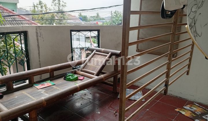 Rumah 2 Lt SHM 10 Mnt ke Summarecon Mall Bekasi Siap KPR J-39960 2