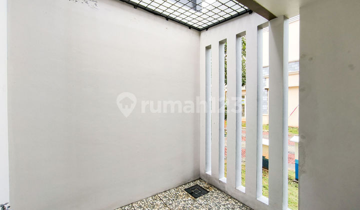 Rumah Strategis 15 Menit ke The Breeze BSD City 2 Lantai Siap Huni J28256 2