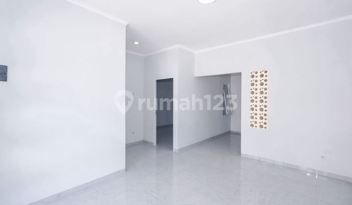 Ready-to-Occupy House 13 Minutes to Sawangan Toll Gate 4 Flood-Free J37512 2