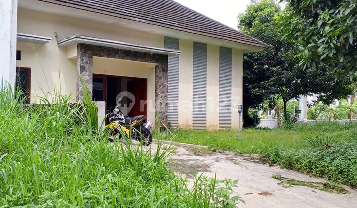 Rumah Luas 3 Kt 15 Menit ke Terminal Cibinong SHM Hadap Timur J39450 2