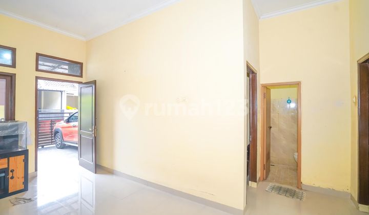 1 Story House Certificate of Ownership 17 Minutes to Depok Baru Station Flood Free J35917 2