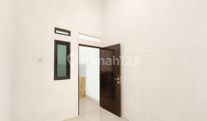 Rumah Hadap Selatan 14 Menit ke Summarecon Mall Bekasi Dibantu KPR J-36343 2