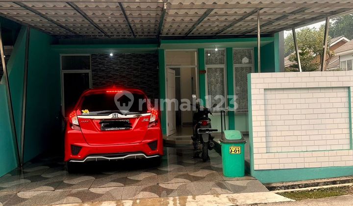 Rumah Terawat 15 Menit ke Gerbang Tol Sentul Barat Dibantu KPR J39115 Rumah Terawat 15 Menit ke Gerbang Tol Sentul Barat Dibantu KPR J39115