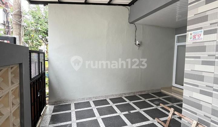 Rumah 7 Menit ke Plaza Cibubur Siap Huni Dibantu KPR J-39704 2