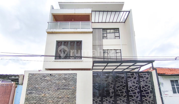 Rumah Luas 3 Lantai 15 Menit ke Terminal Cengkareng bisa KPR J41939 Rumah Luas 3 Lantai 15 Menit ke Terminal Cengkareng bisa KPR J41939