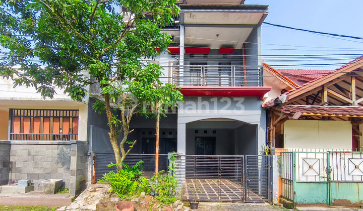 Rumah 3 Lt SHM 10 Menit ke RS Hermina Bogor Dibantu KPR J-29004 Rumah 3 Lt SHM 10 Menit ke RS Hermina Bogor Dibantu KPR J-29004