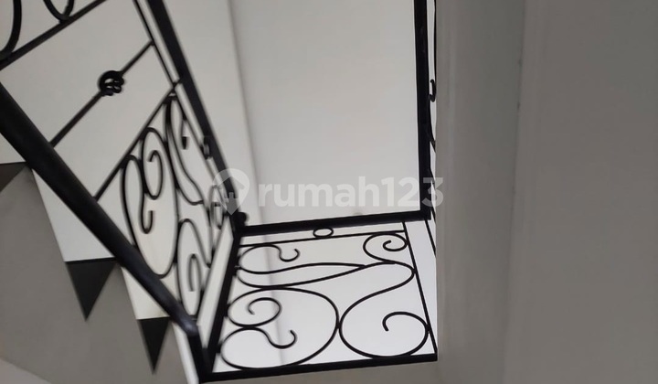 Dijual Rumah Hoek Sektor Gading Serpong  5