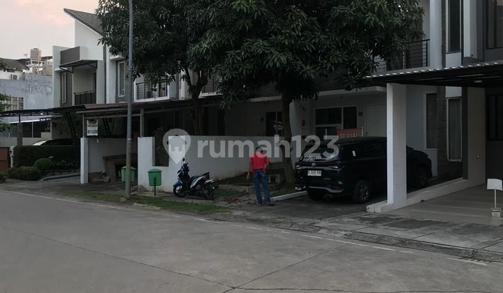 For sale, 2-story boulevard house in Serpong Garden 2. 2