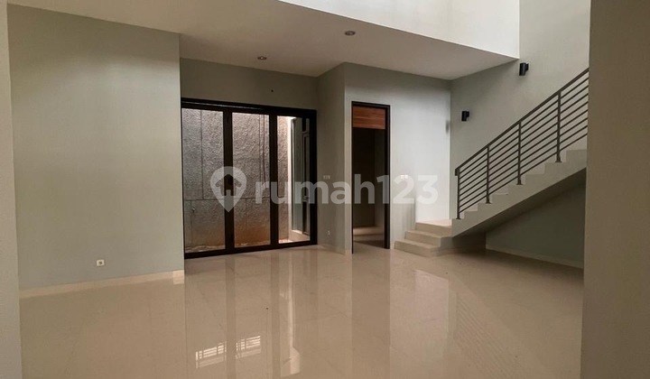 Dijual rumah baru dekat taman the icon bsd city 2