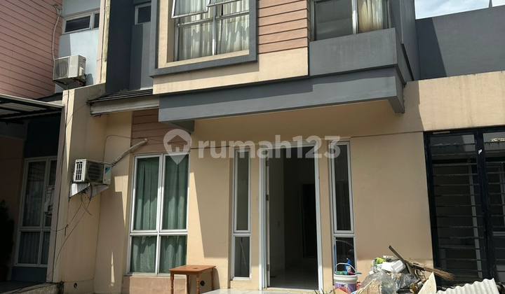 Dijual rumah manis the icon bsd city