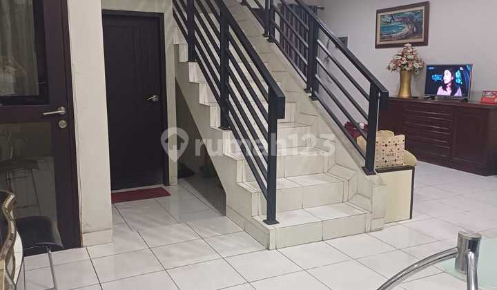 Dijual Rumah 2 Lantai Sektor 8 Gading Serpong 2